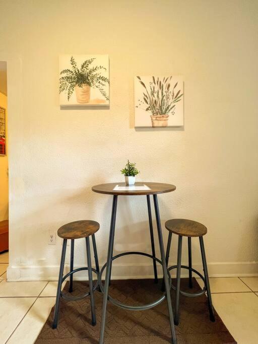 Cozy 1-Bedroom Rental In Miami Esterno foto