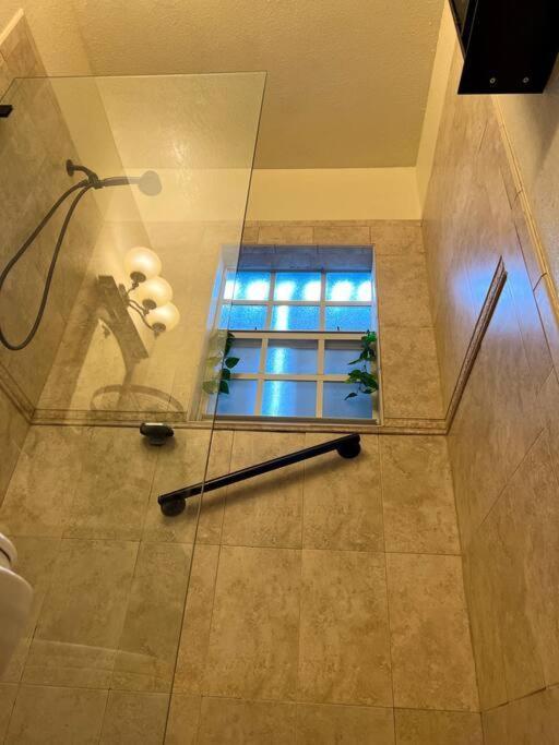 Cozy 1-Bedroom Rental In Miami Esterno foto